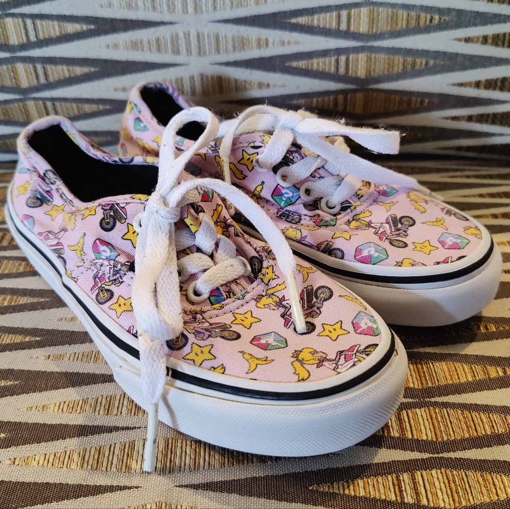 VGUC Vans Nintendo Princess Peach Mariokart size 13 shoes